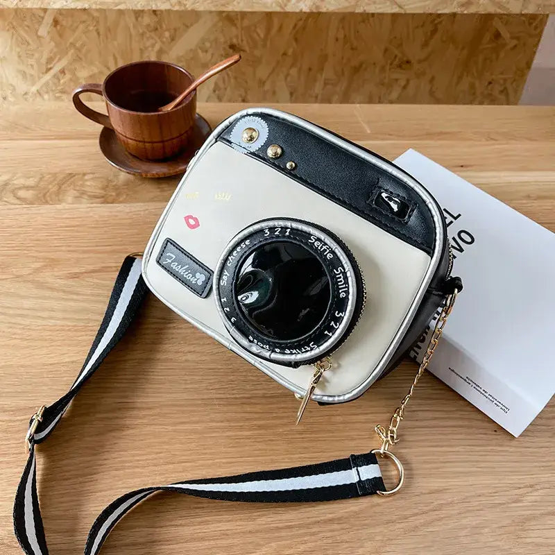 Fun Camera Shaped Handbag Purse: Pink